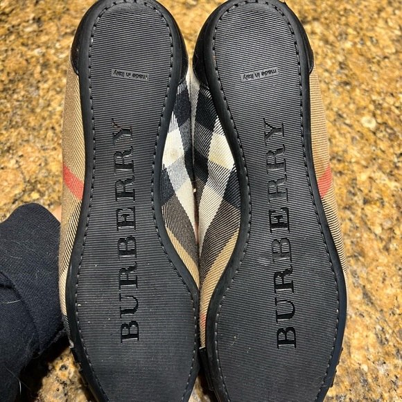 Burberry flats authentic size 39 - Picture 8 of 12